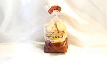 Lade das Bild in den Galerie-Viewer, Geschenkbox: Cranberry Stollen (600 gr) mit 1 Tüte Mailänder Plätzchen (250 gr) und 1 Tüte Lebuchen (6Stck.)
