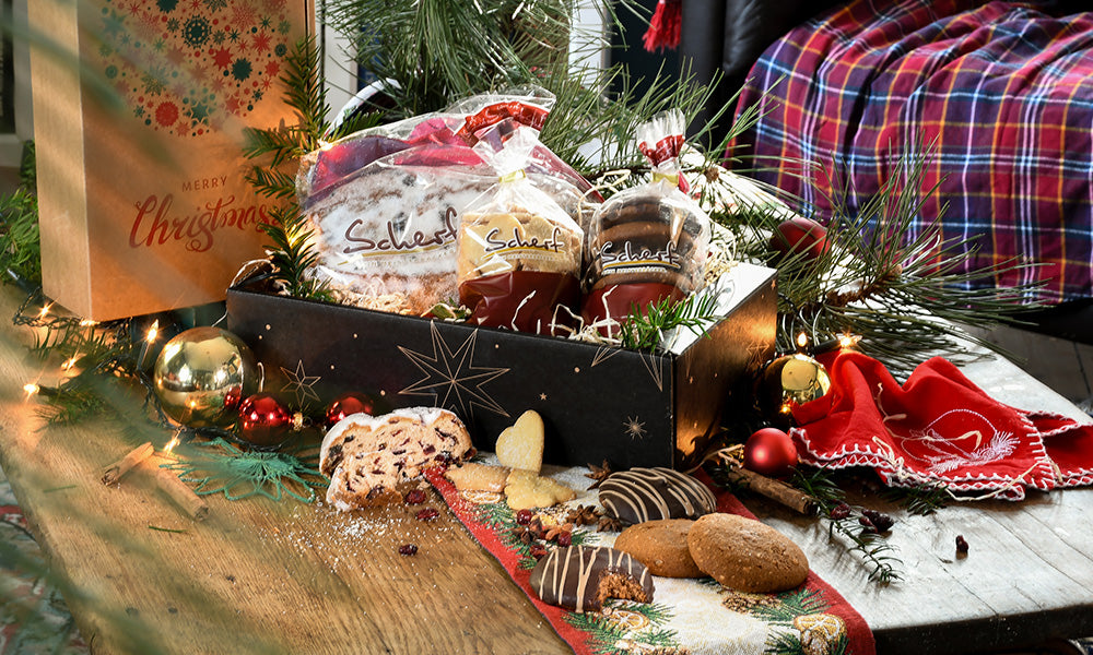 Geschenkbox: Cranberry Stollen (600 gr) mit 1 Tüte Mailänder Plätzchen (250 gr) und 1 Tüte Lebuchen (6Stck.)